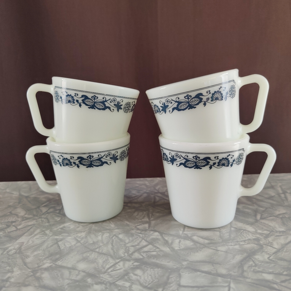 Vintage | Pyrex | D handle Mugs | 1410 | Old Town Blue Onion pattern